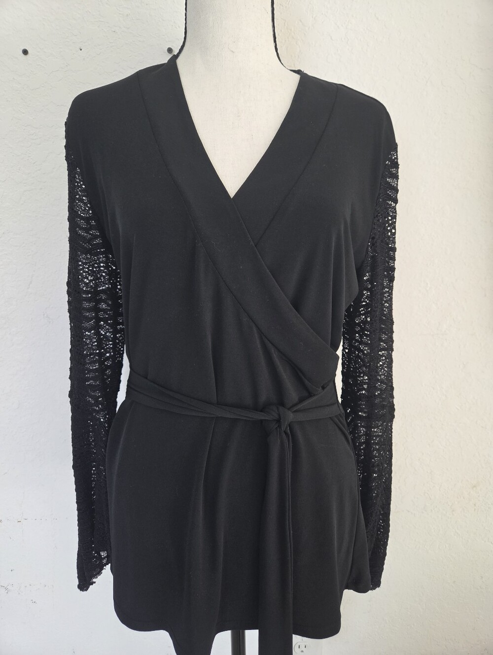 Bisou Bisou Black Crochet Lace Sleeve Wrap Top Womens L Gothic Boho Whimsigoth